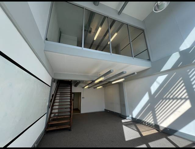 136M² OFFICE TO LET IN ROSEBANK